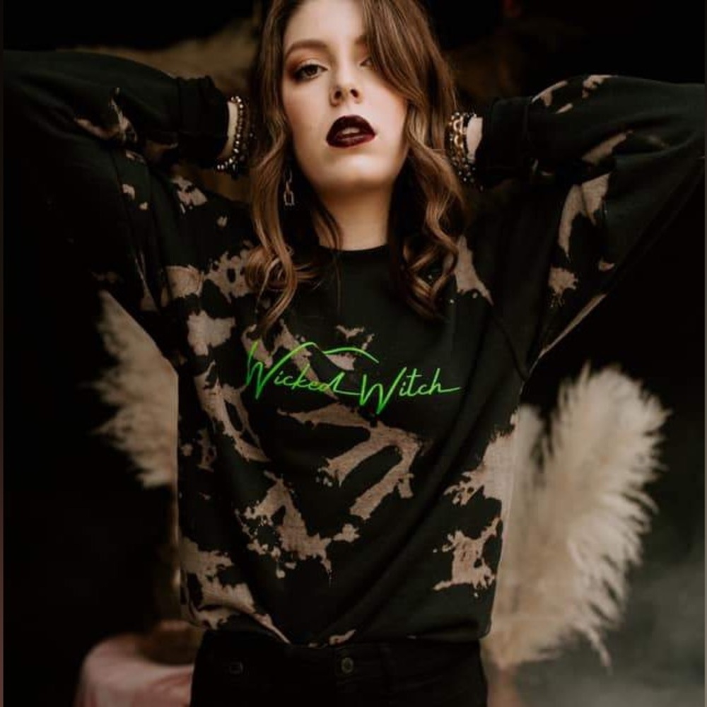 Southern Bliss - Wicked Witch fleece sweatshirt - size medium.